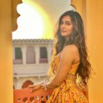 Mukti Mohan Instagram - मेहराब ⚜️ 📷 @mohanshakti @aishwaryatyagiofficial @rubanaccessories @oakpinionpr @house_of_rohet