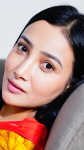 Nalini Negi Instagram - Make them stop and stare ....!!! @triune.store 

#reelsinstagram #reelitfeelit #reelkarofeelkaro #reelsviral #reelindia #trending #trendingreels