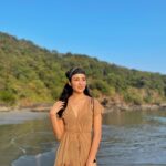 Nalini Negi Instagram - Dont worry, beach happy 🌊☀️🏝🐚 #goa #nature #vacation #2022 #travel #portraitphotography #actor #love #sunset #pictureoftheday Butterfly Beach