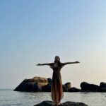 Nalini Negi Instagram - Dont worry, beach happy 🌊☀️🏝🐚 #goa #nature #vacation #2022 #travel #portraitphotography #actor #love #sunset #pictureoftheday Butterfly Beach