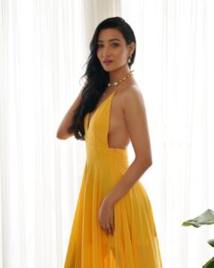 Nalini Negi Instagram - Yellow Yellow, not a dirty fellow 🤪...

Photographr: Mohit Holani 
Make up @neerajnavare.makeupartist 
Hair & Art direction @josieparisrenthlei 
Stylist @josieparisrenthlei 
Assisted by @desi_navigator 

#potrait #potraitphotography #fashion #lifestyle #photoshoot #mood #love #dress #photooftheday #posing #loveforfashion #loveforcamera #style #attitude #happiness #shooting #blessed #gratitude #nalininegi #bhfyp
