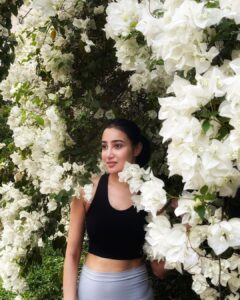 Nalini Negi Instagram - Because flowers re nicer than humans, actually erry'thing is.....