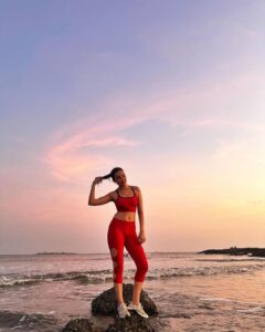 Nalini Negi Instagram - All we have is now ❤️

#sunset #sea #beach #beachvibes #run #workout #nature #love
