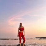 Nalini Negi Instagram - All we have is now ❤️ #sunset #sea #beach #beachvibes #run #workout #nature #love