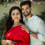 Neha Gowda Instagram - I'm always by your side, to love and annoy.😜 Jewlel: @sri_ganesh_sadashivnagar Saree: @anyaonline.in Blouse: @vastram__studio PC : @connectwithshutterup Make up: @artistry_by_teju Saree draping & hairstyle: @hairartistry_by_roopa Nail art: @_3dnailartstudio