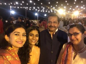 Neha Mehta Instagram - Neha Mehta with Rima prachi anddd Tiku Uncle Friend cum Family 🙏😇😇💖💖