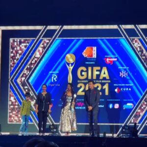 Neha Mehta Instagram - For my gujrati Film #HalkieiFulkie 
Special mention 🏆thank u my MA BABA, Family. MAHESH NARESH Kanodia uncle. Natraja, 🙏 
thank u my people, the Universe thank u for every thing in life. Hitu Kajodia Mona thiba & little one are the family. Team GIFA my Director  Jayant Gilatar, Sir Aashu Patel  thank you. ❤️🇮🇳