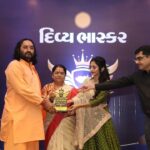 Neha Mehta Instagram - Hello friends its about 1oct 22 gandhidham kutch Gujarat. Event organized by DivyaBhaskar to respect the legends of kutch for there work and contribution for better society. Me Along with 'Nimu Ben Acharya' Malti Maheshvari & associated team. It was indeed a pleasure to be part of there good work and celebration #amitrathod #DivyaBhaskar #nimuaacharya #maltimaheshvari #Dishavadgamafationstudio#kutch🇮🇳