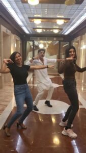 Nimeshika Radhakrishnan Instagram - 🕺 💃
