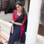 Nimeshika Radhakrishnan Instagram - 💗whatever the f*****G* things going on ur life never mind ,it’s just a bad day not a bad lyf #have a smile on ur face 🤘🏻