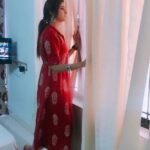 Nimeshika Radhakrishnan Instagram - Hello anyone out there for a argument 🤧😅