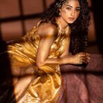 Niyati Fatnani Instagram - “U R Ur Own Gold Mine “ @niyatifatnani . Shoot Concept:- @nehaadhvikmahajan @bridalsbynam . 💄MUA , Hair & Styling :- @nehaadhvikmahajan . MakeUp :- @myglamm . 📸:- @luvisrrani . Outfit:- @nikhitatandon . . #niyatifatnani #channamereya #makeup #ootd #nehaadhvikmahajan #bridalsbynam #makeupbyme💄 #nammakeovers #bride #to #be #bridal #look #bridalmakeupartist #destinationweddingmakeupartist #weddingmakeup #hair #hairstyling #nammakeovers #bollywood #television #makeupartist #mumbai #traveller #all #over #the #globe