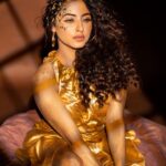 Niyati Fatnani Instagram - “U R Ur Own Gold Mine “ @niyatifatnani . Shoot Concept:- @nehaadhvikmahajan @bridalsbynam . 💄MUA , Hair & Styling :- @nehaadhvikmahajan . MakeUp :- @myglamm . 📸:- @luvisrrani . Outfit:- @nikhitatandon . . #niyatifatnani #channamereya #makeup #ootd #nehaadhvikmahajan #bridalsbynam #makeupbyme💄 #nammakeovers #bride #to #be #bridal #look #bridalmakeupartist #destinationweddingmakeupartist #weddingmakeup #hair #hairstyling #nammakeovers #bollywood #television #makeupartist #mumbai #traveller #all #over #the #globe