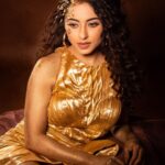 Niyati Fatnani Instagram - “U R Ur Own Gold Mine “ @niyatifatnani . Shoot Concept:- @nehaadhvikmahajan @bridalsbynam . 💄MUA , Hair & Styling :- @nehaadhvikmahajan . MakeUp :- @myglamm . 📸:- @luvisrrani . Outfit:- @nikhitatandon . . #niyatifatnani #channamereya #makeup #ootd #nehaadhvikmahajan #bridalsbynam #makeupbyme💄 #nammakeovers #bride #to #be #bridal #look #bridalmakeupartist #destinationweddingmakeupartist #weddingmakeup #hair #hairstyling #nammakeovers #bollywood #television #makeupartist #mumbai #traveller #all #over #the #globe