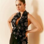 Nushrratt Bharuccha Instagram - Back in Black ✔️ Stylist : @samidha.wangnoo 𝖮𝗎𝗍𝖿𝗂𝗍 : @nachiketbarve 𝖱𝗂𝗇𝗀𝗌 : @seternals.krishasheth @karishma.joolry 𝖤𝖺𝗋𝗂𝗇𝗀𝗌 : @vinitamichaeljewelcraft HMU: @vardannayak @cheemabaljit2 📸 @kadamajay