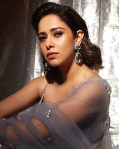 Nushrratt Bharuccha Instagram - Jab se tere Naina.. 
Mere nainon se… laage re… ✨✨

Outfit @dishapatilpretcouture 
Jewelry @anayah_jewellery 

Stylist @nidhijeswani 
Makeup @vardannayak 
Hair @ashwini_hairstylist 

Photographer  @shivamguptaphotography