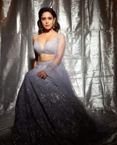 Nushrratt Bharuccha Instagram - 💎

Outfit @dishapatilpretcouture 
Jewelry @anayah_jewellery 

Stylist @nidhijeswani 
Makeup @vardannayak 
Hair @ashwini_hairstylist 

Photographer  @shivamguptaphotography