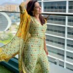 Nushrratt Bharuccha Instagram - ☀️💨 Outfit @theboozybutton Jewelry @lotussuutrajewelry Stylist @nidhijeswani Makeup @vardannayak Hair @ashwini_hairstylist