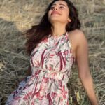 Nushrratt Bharuccha Instagram - Aimlessly walked around.. Sat.. Sun-bathed.. Pondered.. Relived.. Somethings made me smile.. Somethings made me quiet.. Some Calming.. Some Not.. Just my kind of Sunday.. A Mixed bag of Me! 📸 @shaylinayak 🤍