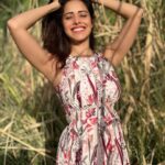 Nushrratt Bharuccha Instagram - Aimlessly walked around.. Sat.. Sun-bathed.. Pondered.. Relived.. Somethings made me smile.. Somethings made me quiet.. Some Calming.. Some Not.. Just my kind of Sunday.. A Mixed bag of Me! 📸 @shaylinayak 🤍