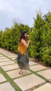 Pallavi Gowda Instagram - Aa music kelidmele dance madle beku alva😉
#Folk #Dance #DancersOfReels #TrendingReels #Reels #Sandalwood
