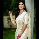Pallavi Gowda Instagram - BYRAPPA SILK P.C : @pkstudiophotography MUA : @prashanthmakeover Jewellery : @dnjewelleryhouse #Saree #LoveForSaree #Traditional