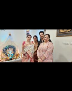 Parul Chauhan Instagram - Ganpati Bappa Morya ❤️❤️❤️❤️❤️dil se shukriya Ap sabhi ka ki Ap mere gannu k darshan k liye aaye ❤️❤️❤️❤️❤️❤️

Ganpati Bappa Morya agle Baras tu jaldi aa❤️❤️❤️❤️❤️❤️

Wearing @eshabakshi13 ❤️❤️❤️