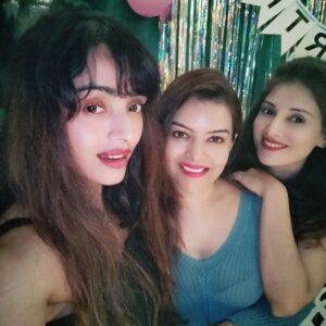Parul Chauhan Instagram - Janam din ki bhut bhut badhaiya Shilps 
Muskurati chilchilati mast bus aise hi rah duniya ghoom enjoy Kar tere Sare sapne poore ho tere ye dost tere Sath hai MERI jhalli dost 💓💓💓💓💓
Many many many many many many many many many many many many many many many many many many many happy returns of the day happy happy wala birthday MERI Jaan  @shilpa_s_raizada 💕💕❤️❤️💞💞❤️❤️❤️💕💕💕❤️❤️💞💞💞❤️❤️❤️❤️😘😘😘😍😍💗💃💃💃🤩🥰🥰🥰💘💘💓💓💓🍎🍎🍎