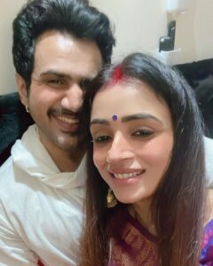 Parul Chauhan Instagram - महालक्ष्मी नमस्तुभ्यं नमस्तुभ्यं सुरेश्वरी । हरी प्रिये नमस्तुभ्यं नमस्तुभ्यं दयानिधे ।। 
दिवाली पर्व की हार्दिक शुभकामनाएं।।
❤️❤️❤️❤️❤️❤️❤️❤️❤️