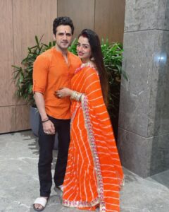 Parul Chauhan Instagram - Happy Karwachauth @thechiragt aj mera 4 karwa pooja maine  Aisa lag raha hai are Abhi to shadi huyi thi  thnk u Har Kadam me mere sath chalne k liye Har samay sath dene k  liye love u 🥰🥰🥰❤️❤️❤️🥰🥰❤️❤️🥰❤️🥰❤️🥰