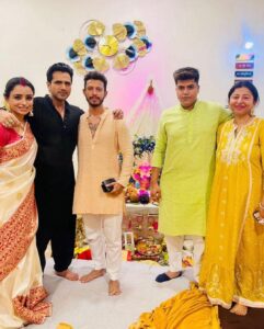 Parul Chauhan Instagram - Ganpati Bappa Morya ❤️❤️❤️❤️❤️dil se shukriya Ap sabhi ka ki Ap mere gannu k darshan k liye aaye ❤️❤️❤️❤️❤️❤️

Ganpati Bappa Morya agle Baras tu jaldi aa❤️❤️❤️❤️❤️❤️

Wearing @eshabakshi13 ❤️❤️❤️