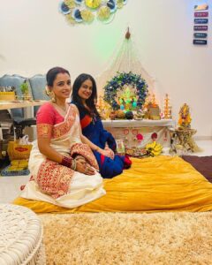 Parul Chauhan Instagram - Ganpati Bappa Morya ❤️❤️❤️❤️❤️dil se shukriya Ap sabhi ka ki Ap mere gannu k darshan k liye aaye ❤️❤️❤️❤️❤️❤️

Ganpati Bappa Morya agle Baras tu jaldi aa❤️❤️❤️❤️❤️❤️

Wearing @eshabakshi13 ❤️❤️❤️