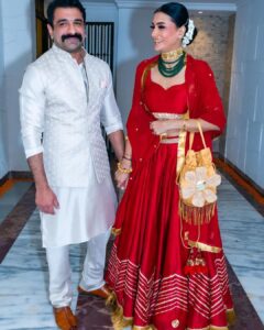Pavitra Punia Instagram - Diwali 2022 series 1 ❤️

With @sandiipsikcand and @veenaasikcand 🌸
🧿
🧿

#pavvitrapunia #eijazkhan #us #festiveready #happydiwali