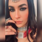 Pavitra Punia Instagram - 🤳 selfie ka mood tha aur dher bhar photos le li 😁🧿 #pavitraapuniya #fashion #style #glam #selfie #beautiful sí मैं