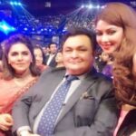 Payal Ghosh Instagram - Remembering the one and only Rishi Kapoor ji on his 69th birth anniversary. He was the most genuine and kind soul. May be he was hard on the outside but he always only had good thoughts and love for everyone. He left the world of cinema a much better place than when he started. I had great camaraderie with Rishi Ji even after the completion of our film. 🙏🏻🙏🏻 #rishikapoor #loveandrespect Filmfare Awards