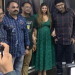 Payal Ghosh Instagram – Few stills from the Mahurat of my next Film #shaquethedoubt… Special thanks to the Union Minister @dr.ramdasathawale Sir for  the inauguration… here we go 🖤🧿 Mumbai, Maharashtra