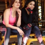 Pooja Sawant Instagram - Reality check ✅🙈 Shooting this with you was so much fun 🤩.. Conceptualised by @iampoojasawant 😘😘😘 Watch full episode on YouTube channel #wowwithsonali .. link in bio Shot by @shruu_t 🤗 #gymgirls #gymfun #expectationvsreality #reelitfeelit #marathiactress #poojasawant #sonalikhare #kharebol #sundayvibe #sundayfunday #reels #explorepage #fyp #ﬁtness