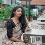 Pooja Sawant Instagram - शुभ संक्रांत! 🖤 Saree by @tamairafashion 🤍