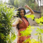 Pooja Sawant Instagram - Baby girl , Love your mess 🌸 it’s ok to make mistakes but it’s not ok to repeat one . Your magic will take care of the rest ✨💫 Outfit by @maddermuch ♥️ Styled by @prachethestylist @josh.marathi @officialjoshapp #joshapp #joshappofficial #joshmarathi