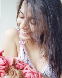 Pooja Sharma Instagram - Just idyllic smiles to myself...no captions to write
💫🌹