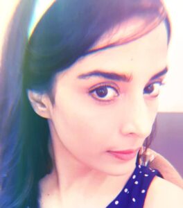 Pooja Sharma Instagram - अच्छा सुनो
 हर बार ऐसा क्यों कि शब्द ही हो...
कभी ऐसा भी हो कि मैं कुछ सोच लूं...
और तुम समझ लो 🥰😄❤🙋‍♀️