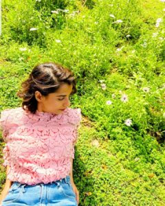 Pooja Sharma Instagram - "If one way be better than another, that you may be sure is nature's way "....said a wise person.

#nature #green #grass # flowers