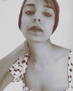 Pooja Sharma Instagram - A giraffe's coffee would be cold by the time it reached the bottom of its throat. Ever think about that ? No...you only think about yourself 🤣

#nomyneckisnotthatlong #giraffenecknot #justlaughitoff #enjoytheshot #enjoythethought