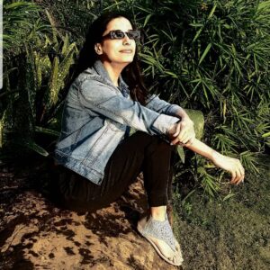 Pooja Sharma Instagram - So what's making you feel good today 😁🥰 ? Oh come on...there has to be something...there always is 😊 ! Best use of your time today spot everything that makes u feel good...trees, the sun, flowers, good food, a gr8 text, a song, a smile from your beloved, kids etc etc...find it, and melt into it 🥰🥰🥰

#khushrahoyaar #chalodhoondhlekhushi #maintobahotkhushhoon #happyrepublicday