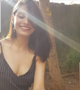 Pooja Sharma Instagram - Divine light makes an appearance...on a divine day🎆. So today is the day we said HELLO 🙋‍♀️. Now its time to say THANK YOU 😘

#7 #crypticcaptions  #smartoneswillgetit #thankyou #gratitude.