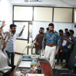Pradeep Ranganathan Instagram - Namma treatment paathu epdi.. Ipdi pannunga 😄😄 Everyone's favourite doctor @shivashahra_official 😄😄 Doctor Thyagesh 😄 #Comali
