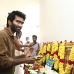 Pradeep Ranganathan Instagram - #LoveToday Pooja stills @pradeep_ranganathan @agsentertainment @archanakalpathi @aishwaryakalpathi @itsyuvan @_ivanaofficial ivanaofficial #Sathyaraj @radikaasarathkumar #YogiBabu @dineshkumarpurushothaman @pradeeperagav @mkt.tribe @venkat.manickam @sync.cinema @pallavi_85 @iamsandy_off @raveena1166 @aajeedh_khalique @vijayvaradharaj @adithyakathir @bhaarath143 @akshaya_udayakumar @onlynikil #nm #KalpathiGanesh #KalpathiSuresh #KalpathiSAghoram