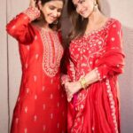 Pranutan Bahl Instagram - kick starting the festive szn with some red 🪔♥️ also- hi mum 😍 Outfits- @pinkcitybysarika @dipublicrelations Jewellery- @karishma.joolry @dipublicrelations Photography- @kkarmaa.studio Hair make up- @pooja_dhakan1 @ishansupriyamilind