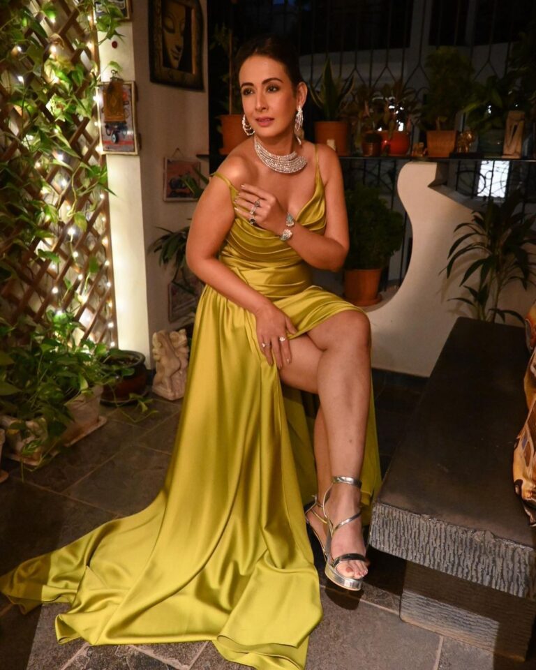 Preeti Jhangiani Instagram - Be comfortable in your own style Ready for the @lokmat #lokmatmoststylishawards2022 Jewels : @mahesh_notandass Hair : @eltonsteve Shot on : @nikonindiaofficial #nikonzfc