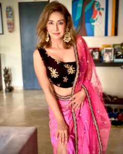 Preeti Jhangiani Instagram - Getting ready for the festive season in @nidhiinfinityfashion 
Thank you for this vibrant look ❤️